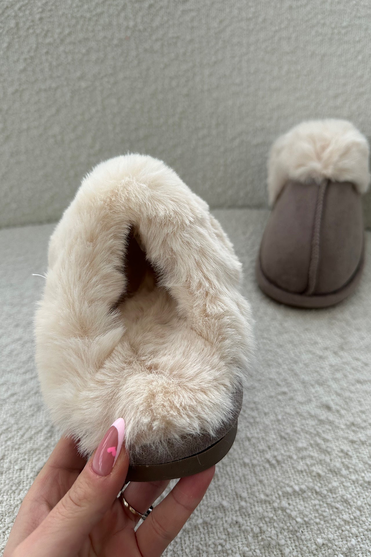 FLUFFY slippers taupe