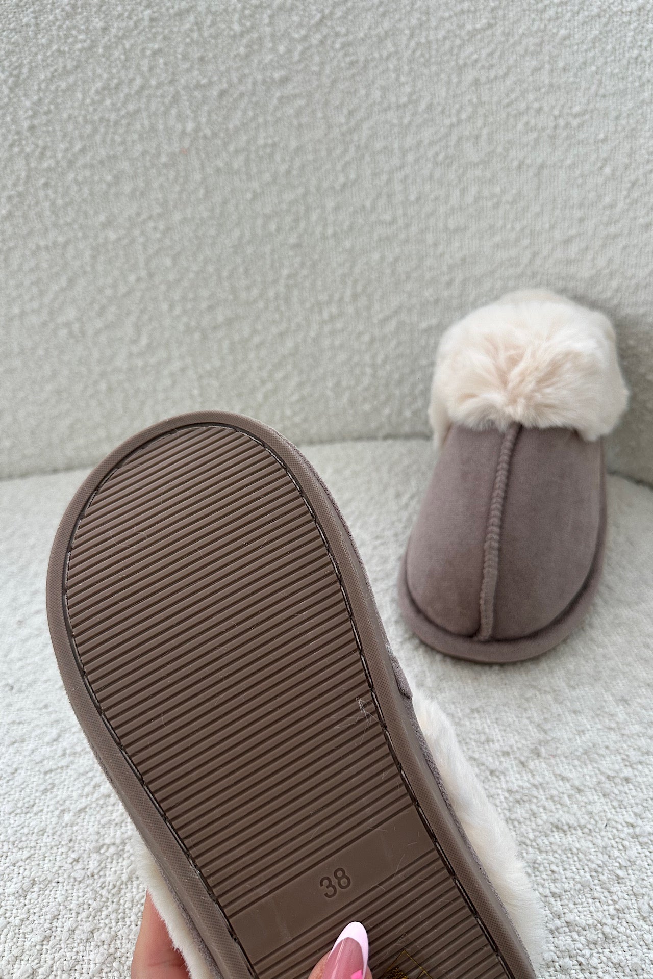 FLUFFY slippers taupe