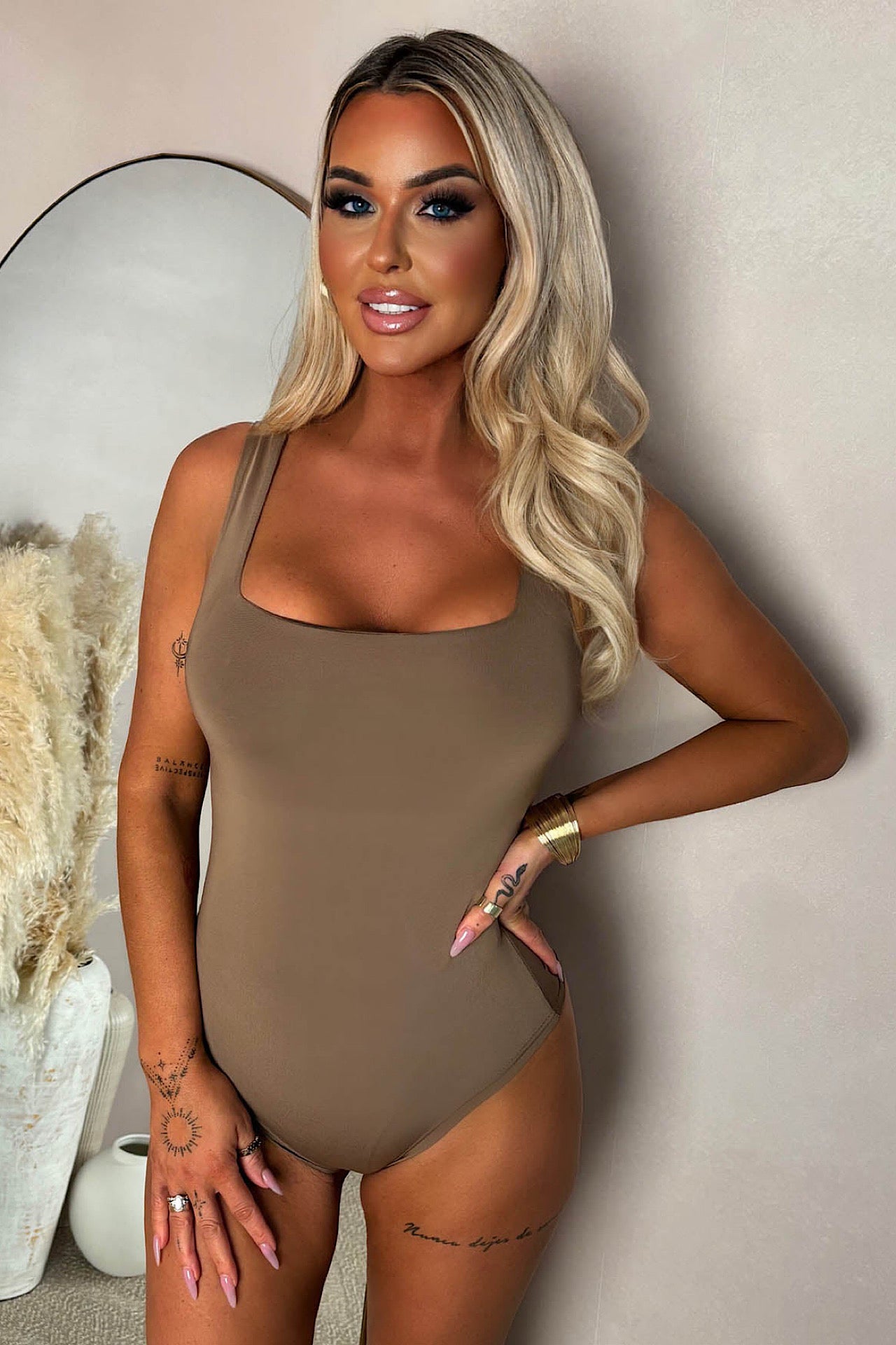 BASIC strop body camel