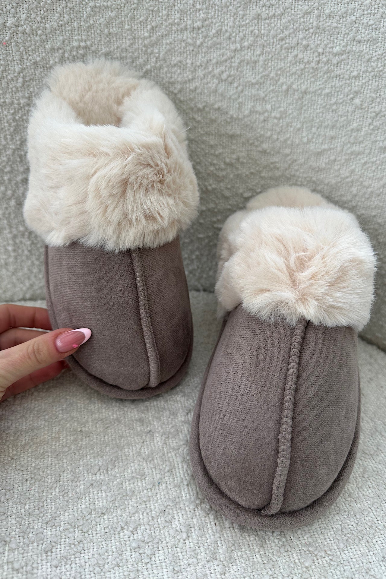 FLUFFY slippers taupe
