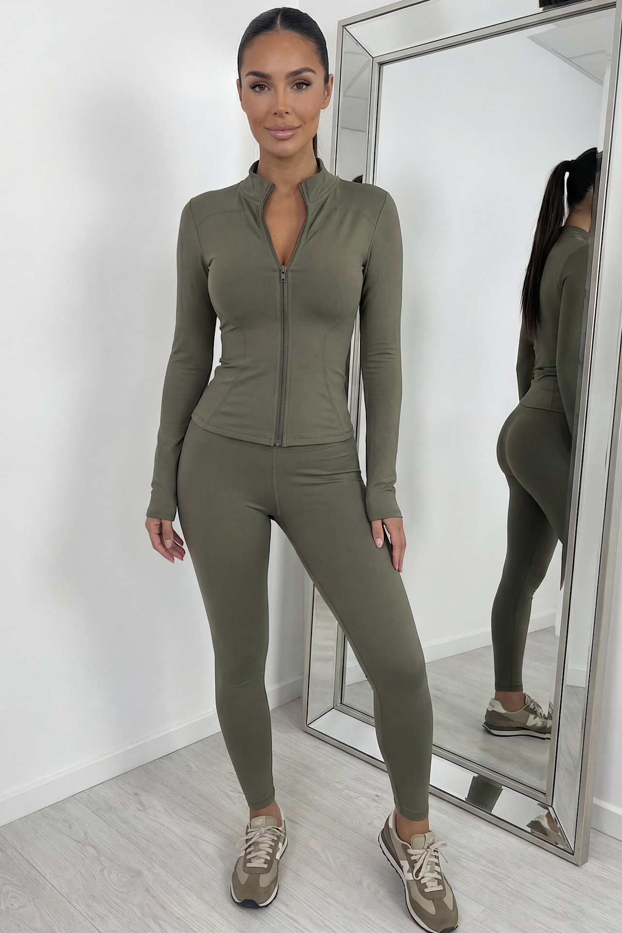 SHAPE set khaki