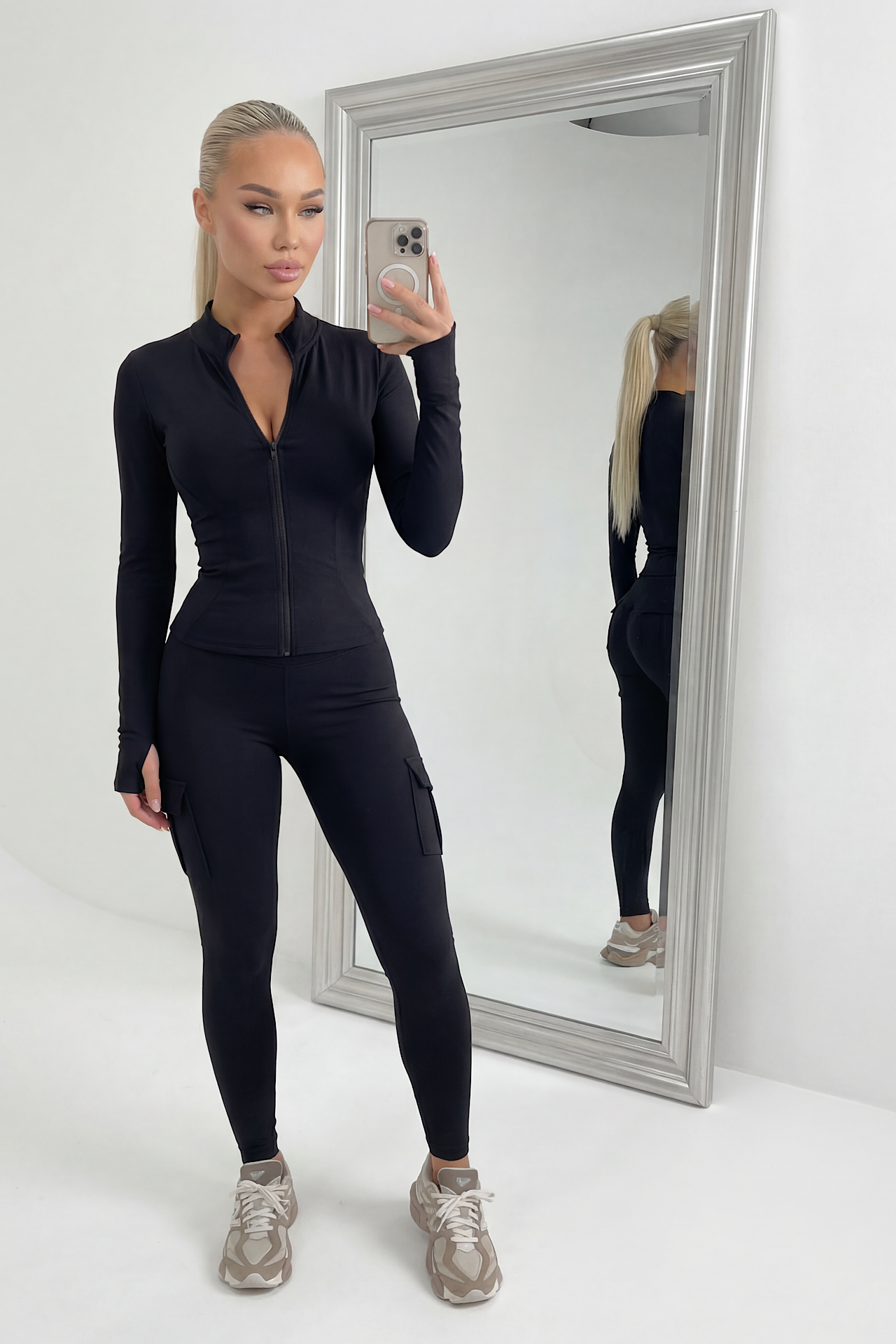 SECOND set black 5087