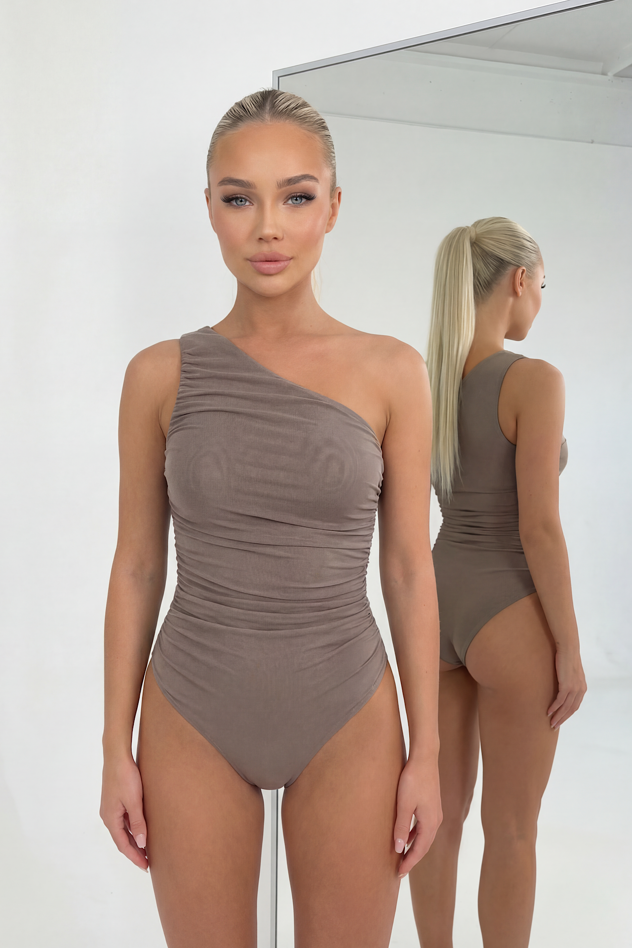 TWICE body taupe 1913